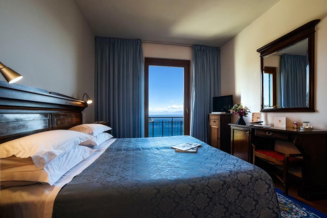 Standard Double or Twin Room,779343147:JPEG
